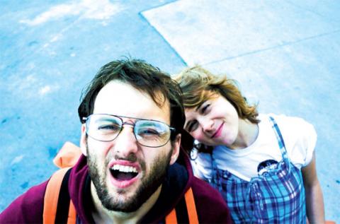 La Soucoupe et le perroquet © Paul Pascot La Soucoupe et le perroquet © Paul Pascot