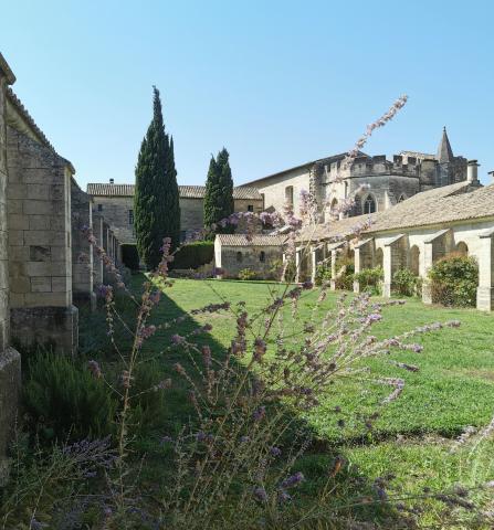 photo grand cloître © la chartreuse